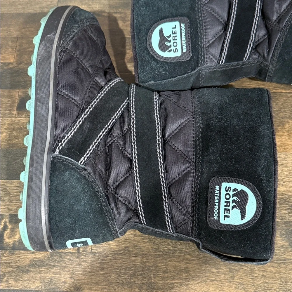 Sorel Glacy Explorer Shortie Boot Black and Mint Size‎ 7.5